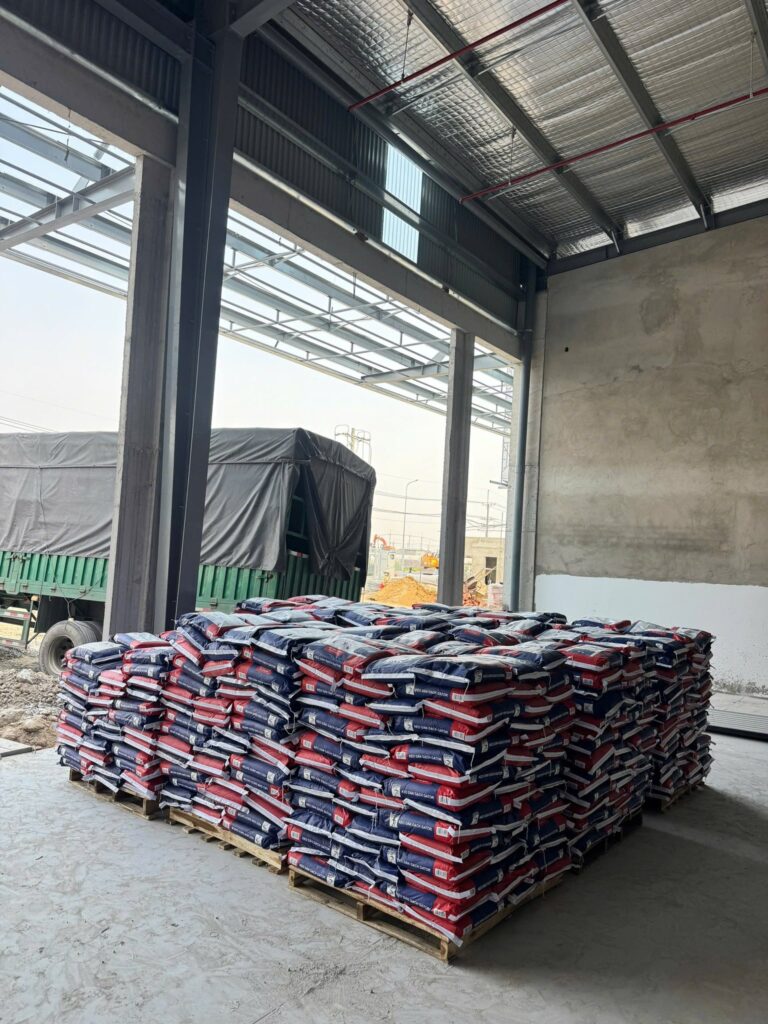 Keo dán gạch cho sàn nhà và tường khác nhau thế nào? 1 keo dán gạch cho sàn nhà và tường